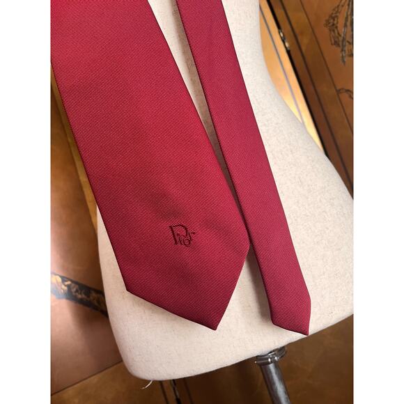 Vintage Christian Dior wide red necktie - Picture 2 of 3